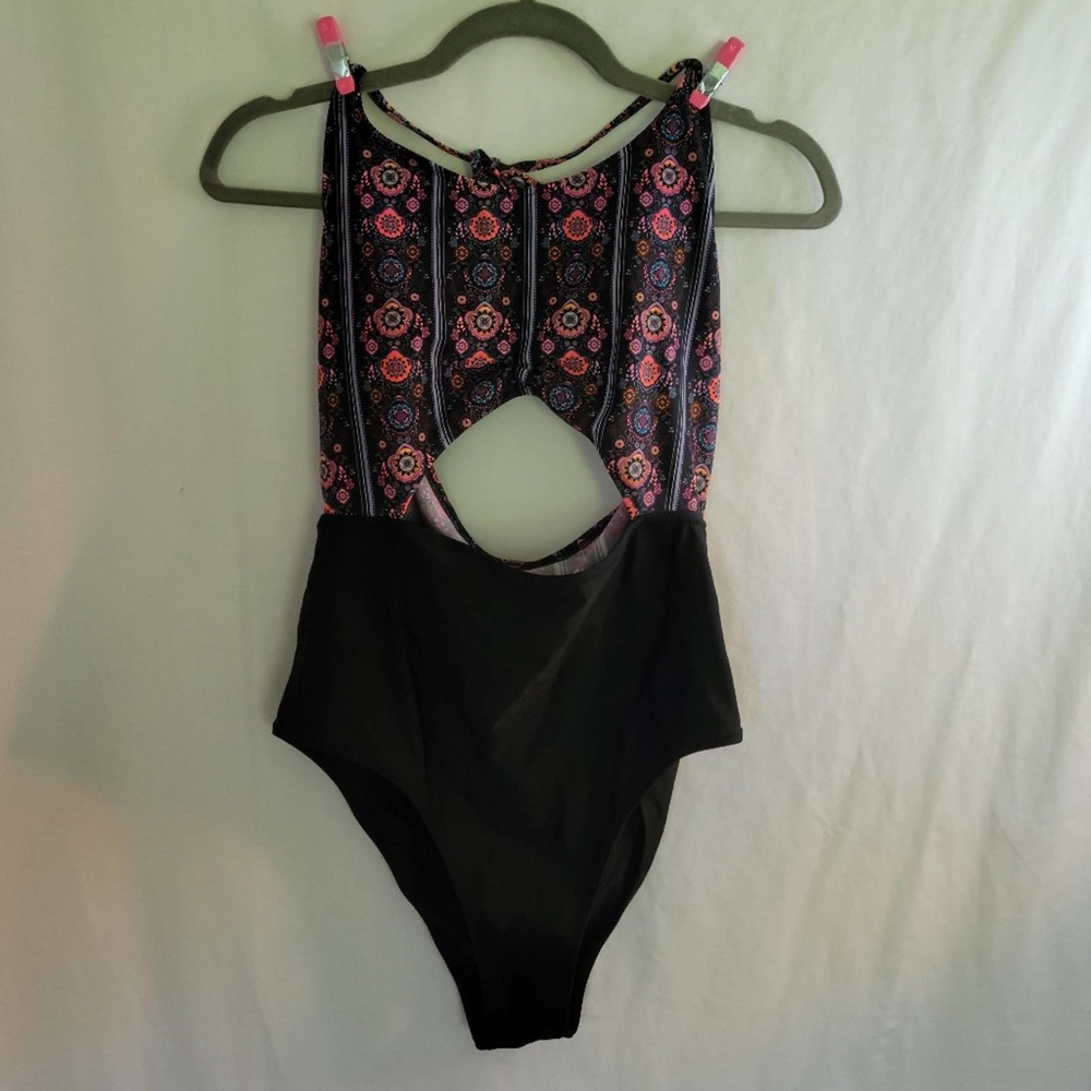 Cupshe Monokini Large